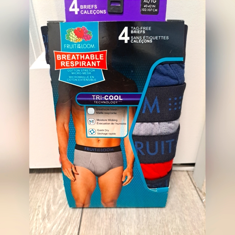 New Pack Of 4 Pairs Of Fruit of the Loom Men's Briefs. Size Lrg, & XL